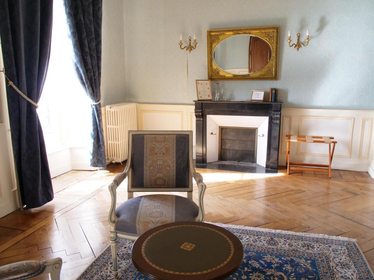 Chateau de la Foltière Le Châtellier Esterno foto